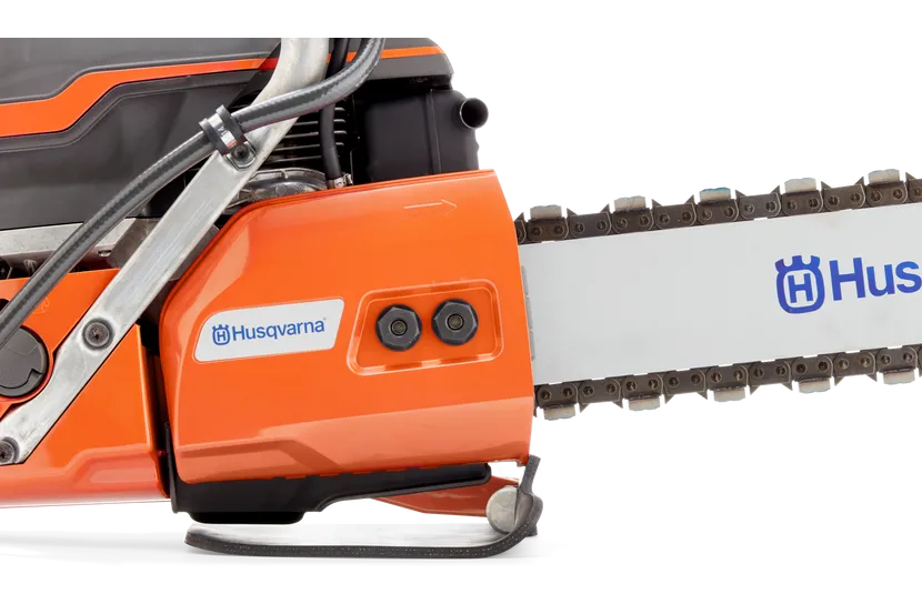 Close-up of the cutting head and bar guard of the Husqvarna K 970 Chain
