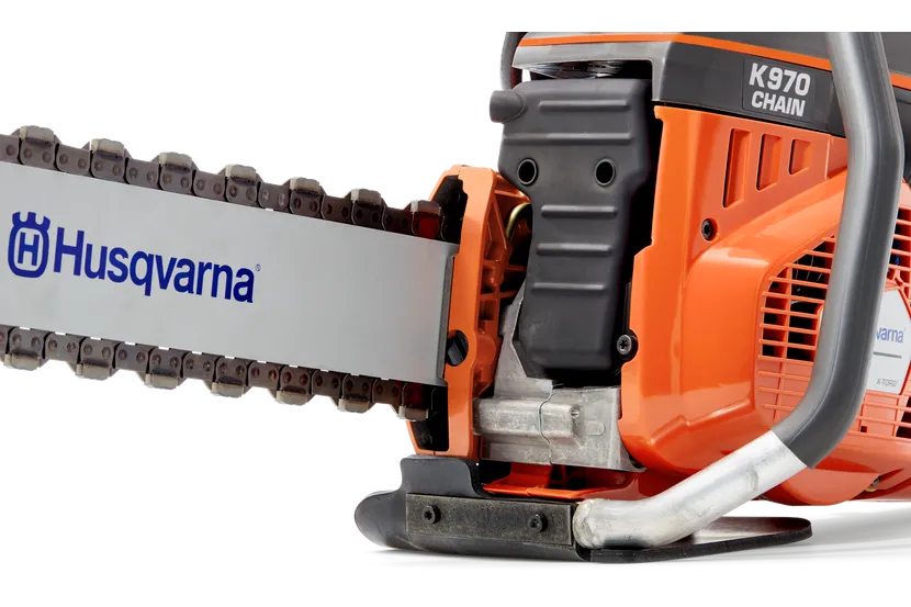 Close-up of the bar and chain of the Husqvarna K 970 Chain concrete saw